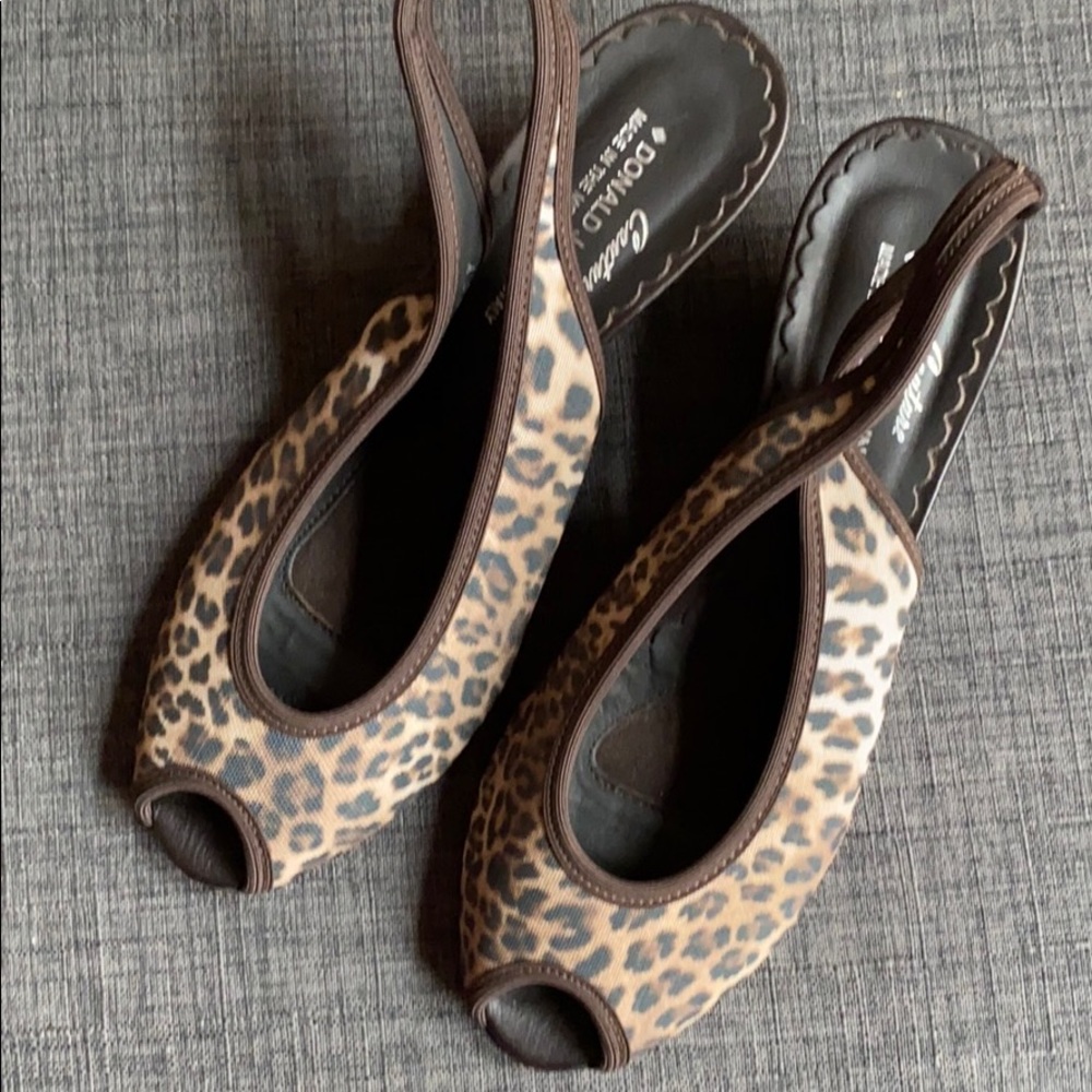 Couture Donald Pliner Peep Toe Wedges Cheetah 6